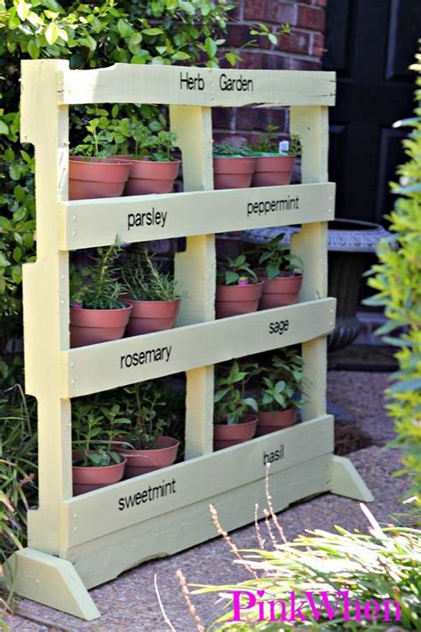 Some creative diy pallet garden projects? DIY ideas - How to build a vertical herb garden from a ...