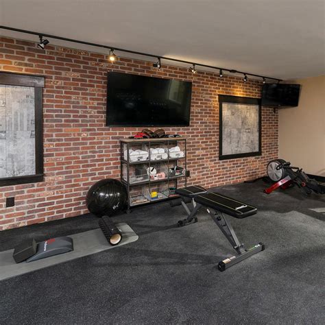 Its Better Than Tinder Gym Room At Home Home Gym Decor Workout