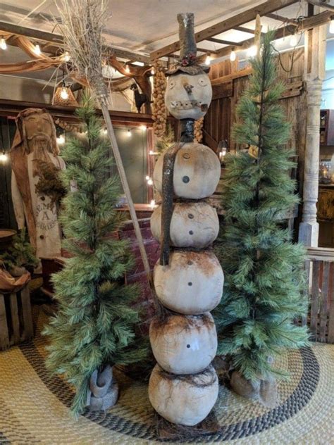 Superb Primitive Country Christmas Trees Ideas To Copy Right Now26