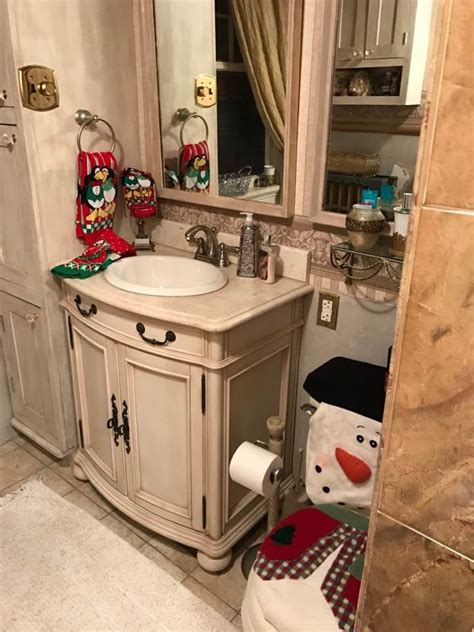 Pin By Elizabeth Micoli On Home Holiday Decor Ideas Vanity Bathroom