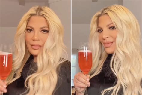 Tori Spelling Fans Beg Her To Stop With The Plastic Surgery As Star