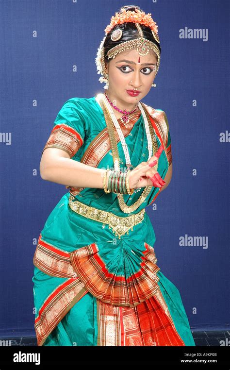 Bharata Natyam Bharatnatyam Indian Classical Dance Woman Dancing