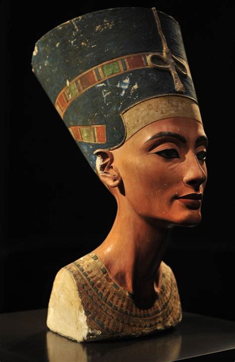Nefertiti Girl Museum