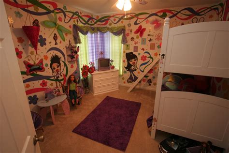 This about the love between two people ending, and just how damn unceremonious and uncomfortable that can be. DSNY Home 2 Pictures