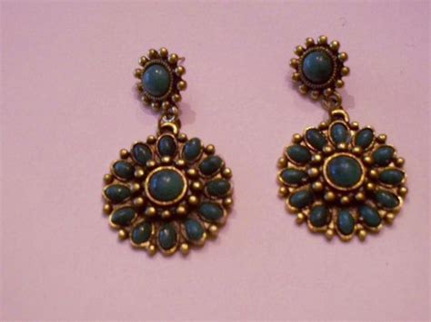 Vintage Turquoise Earrings Green Gold Medallion Sunburst Disk Dangle