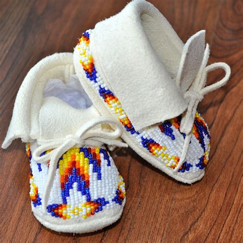 Pin By Carlene Morris On Beading Baby Moccasins Native American Baby
