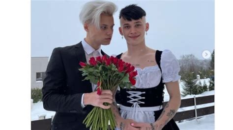 Мы хотим показывать вам только ту рекламу, которая будет вам интересна Даня Милохин из TikTok выложил фото в женском платье ...