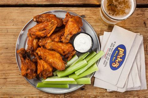 Pluckers Wings Bar Brings Its Chicken Wings To San Antonio Eater Austin