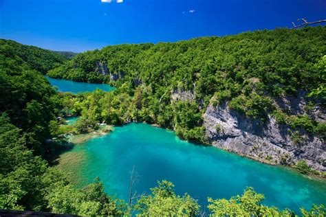 Transfer With Private Tour Of Plitvice Lakes From Zagreb To Split Or