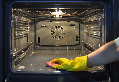 A Guide To Cleaning Your Oven Before Moving The Best Practices Nw