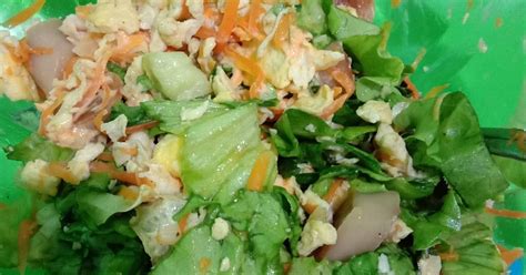 Program masak yang mengajak pemirsa mengolah makanan yang segar alami dengan sajian praktis serta menarik, tentunya bercita rasa lezat dan bergizi. 1.800 resep lettuce salad enak dan sederhana ala rumahan ...