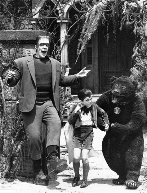 Pin By Richard On 1960s Tv Shows Rah The Munsters Munsters Tv