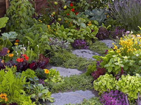 22 Foodscaping Ideas For A Stunning Edible Garden