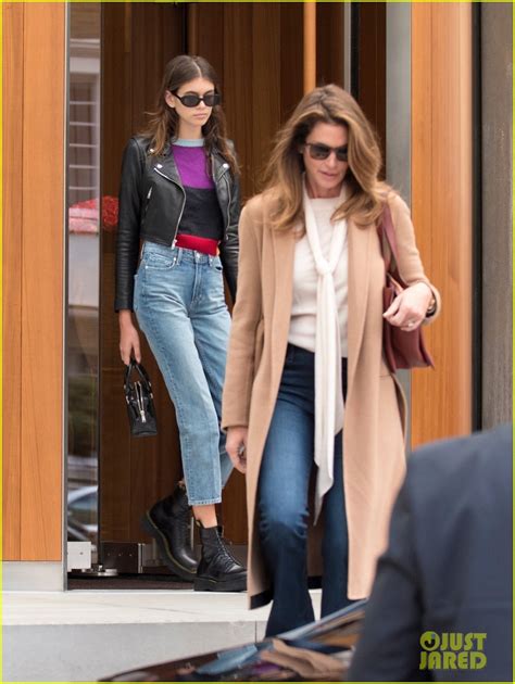 Cindy Crawford And Kaia Gerber Step Out In London Photo 3960247 Cindy