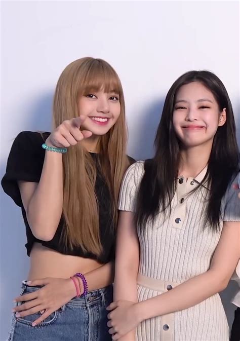 Blackpink Lisa And Jennie Cute Photos Katakita