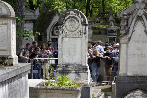 50 Years After His Death Fans Honor Jim Morrison In Paris The