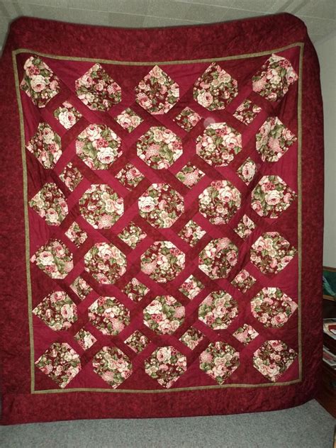 Sew the white 2 1/2 rectangles between 2 outer rectangles; Garden Twist | Lattice quilt, Quilting designs, Pretty quilt