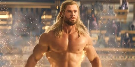 Love Thunder S Naked Thor Scene Was Surprisingly Difficult To Film Screenrant Lol Love