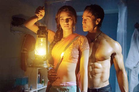 Heropanti A Love Story With An Undercurrent Of Violence Times Of India