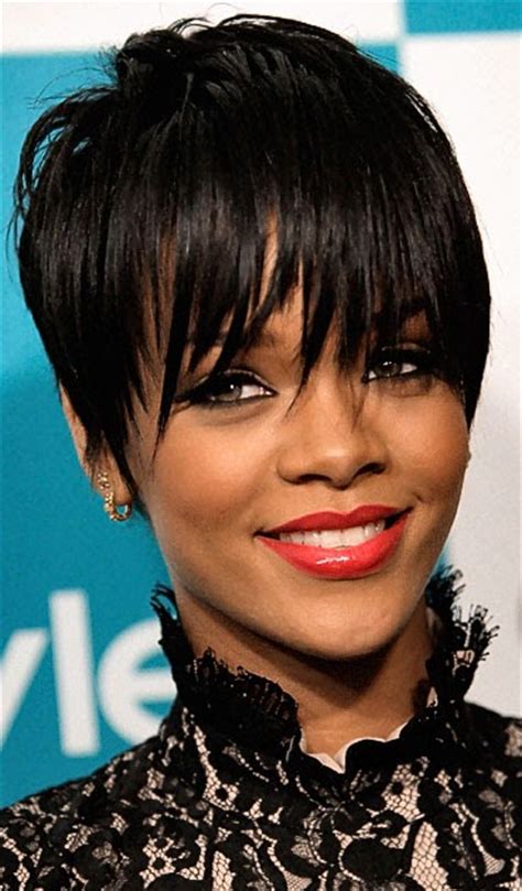 Ahead, 49 layered hairstyles and haircuts you'll want to show your hairdresser asap. a new life hartz: Rihanna s man down Hairstyles