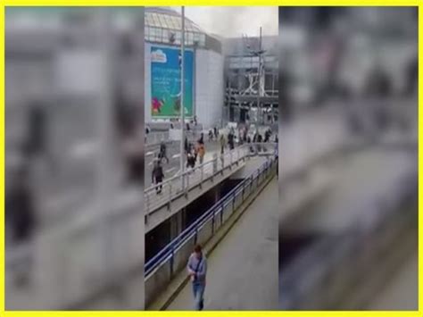 De daders van de aanslag op de luchthaven zaventem op beelden van een beveiligingscamera. BEELDEN AANSLAG OP BRUSSELS AIRPORT ZAVENTEM - YouTube