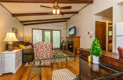 The cabin in the pines is also pet friendly, so you can bring your pets to brown county! Hills O' Brown Vacation Rentals: Cabins, Cottages, and ...