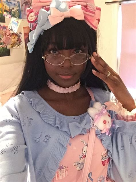 Just A Person Trying Kawaii Black Girl Pretty People Black Girl Aesthetic