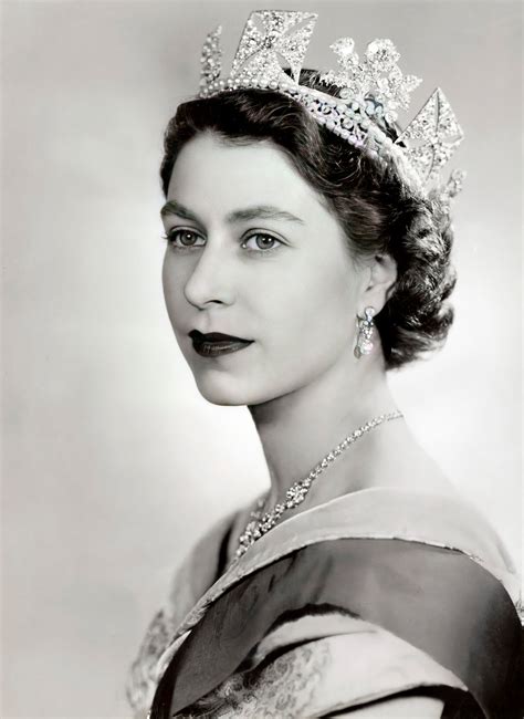 Queen Elizabeth Ii Portrait 13 X 19 Photo Print Digital Prints Art