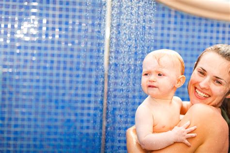 인물 사진 촬영 엄마와 아기 있습니다 가족에 대한 스톡 사진 및 기타 이미지 가족 명랑한 물 Istock