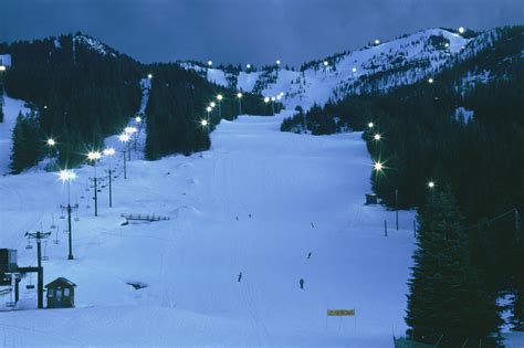 Mt Hood Ski Bowl Most Night Skiing In North America Gotta Love The