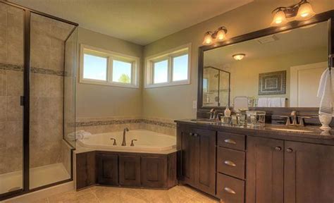10 Modern And Luxury Master Bathroom Ideas Freshnist Master Bedroom