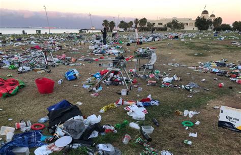 An Absolute Disgrace St Kilda Beach Trashed As Christmas Party