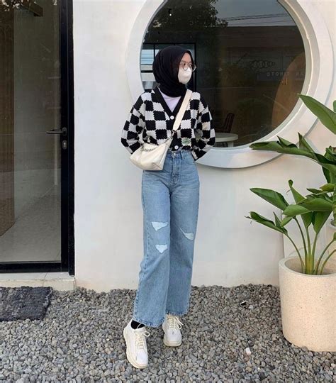Inspirasi Style Hijab Dengan Cardigan Ala Korean Look