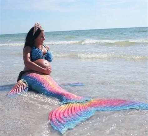 11 Pregnant Mermaid Photography Sessions You Need To See I Heart Pregnancy