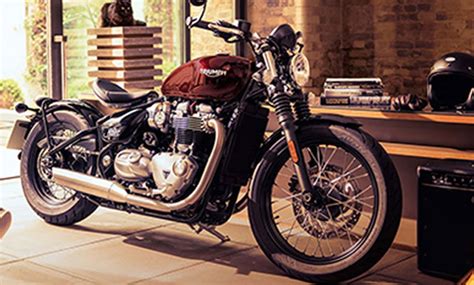Check bonneville t120 specifications, mileage, images, 2 variants, 4 colours and read 18 user triumph bonneville t120 is a commuter bike available at a price range of rs. Triumph Launches Bonneville Bobber in India, Priced at INR ...