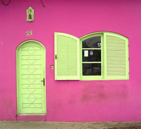 25 Inspiring Exterior House Paint Color Ideas Pink Exterior House Paint