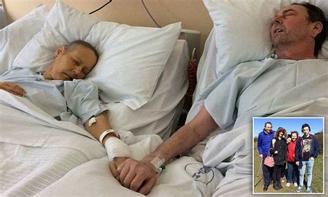 Heartbreaking Photo Of Terminally Ill Couple Holding Hands Last Moment In This Moment Heart