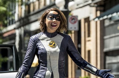 The Flash Season 5 Review 5 1 Nora Hardwood And Hollywood