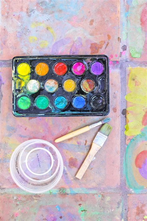Lots of watercolor techniques for children including salty watercolors, watercolor resist methods, and printing. Easy Art Ideas for Kids: Watercolor on Tile - Babble Dabble Do