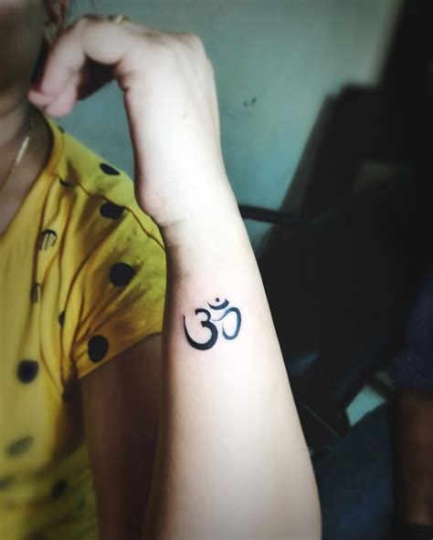 Pin De Bold Tattoo And Body Piercing En Om Tattoo Hindu Holly Symbols