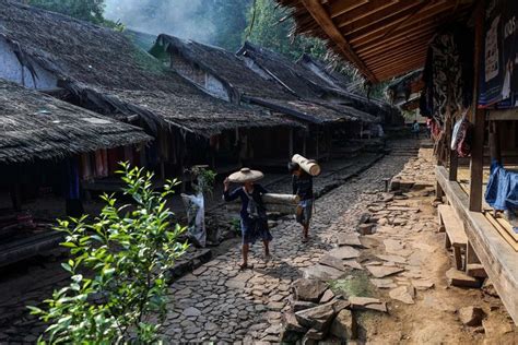 Foto Mengenal Rumah Adat Suku Baduy Dibangun Tanpa Paku Bertahan