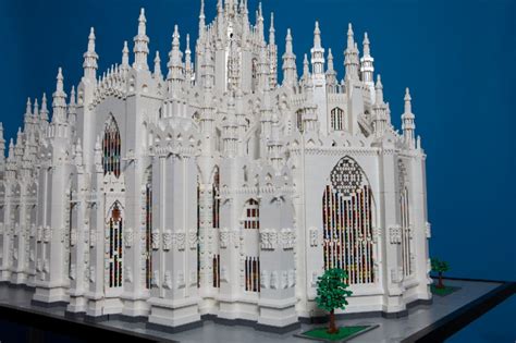 Milano Il Duomo è Fatto Con 100mila Mattoncini Lego La Repubblica