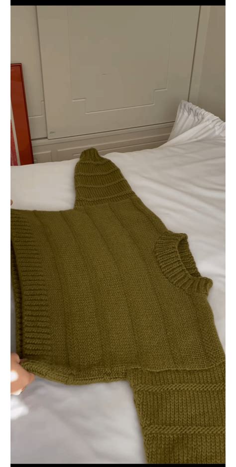 please could you help me find a pattern for this sweater r casualknitting