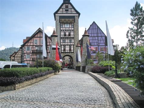 Book your hotel in bukit tinggi and pay later with expedia. Living in Malaysia: Colmar Tropical in Bukit Tinggi Pahang ...