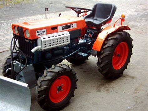 Kubota B7000 4wd Traktor