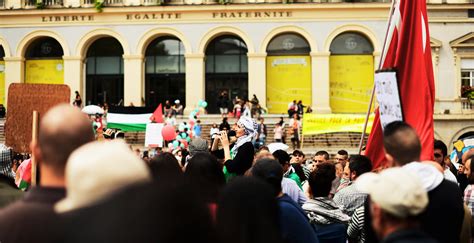 Bertrand heilbronn, président de l'association france france palestine solidarité avait appelé mercredi à des rassemblements dans toute la france avec. Manifestation de paix Israël-Palestine, Saint-Etienne, Fra… | Flickr