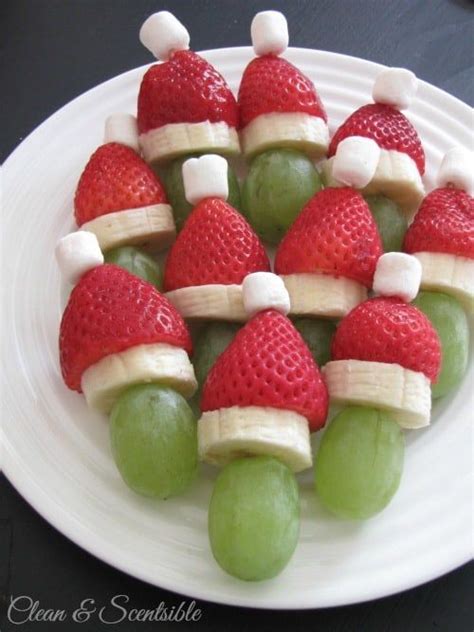 Kids love christmas, but they don't always love sitting around the house while waiting for the figgy pudding to cook. 13 CUTE AND HEALTHY CHRISTMAS SNACKS FOR KIDS in 2020 | Healthy christmas snacks, Christmas food ...