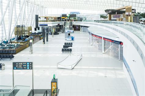 Since 2015 there are transatlantic flights to toronto and montreal. Budapest Airport slowly restarts passenger services ...
