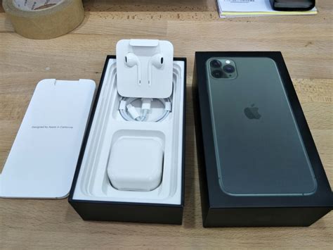 Iphone 11 Pro Max Box And Accessories Only Mobile Phones And Gadgets