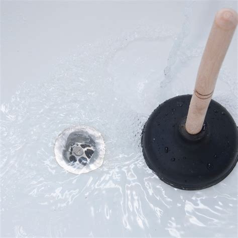 How To Unclog My Bathtub How To Unclog A Bathtub Drain The Easy Way